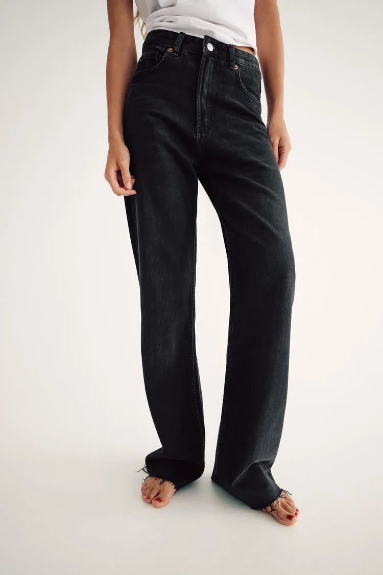 04 ZR Highrise Black straightfit Jeans