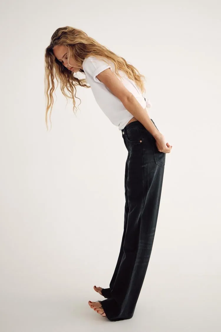 04 ZR Highrise Black straightfit Jeans