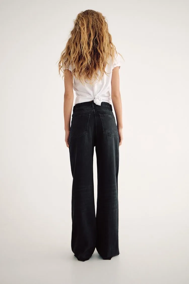 04 ZR Highrise Black straightfit Jeans