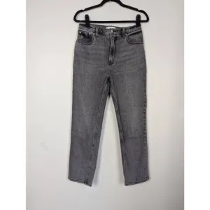 Abercrombie &amp; Fitch the ankle straight ultra high rise jeans size 28 US 6