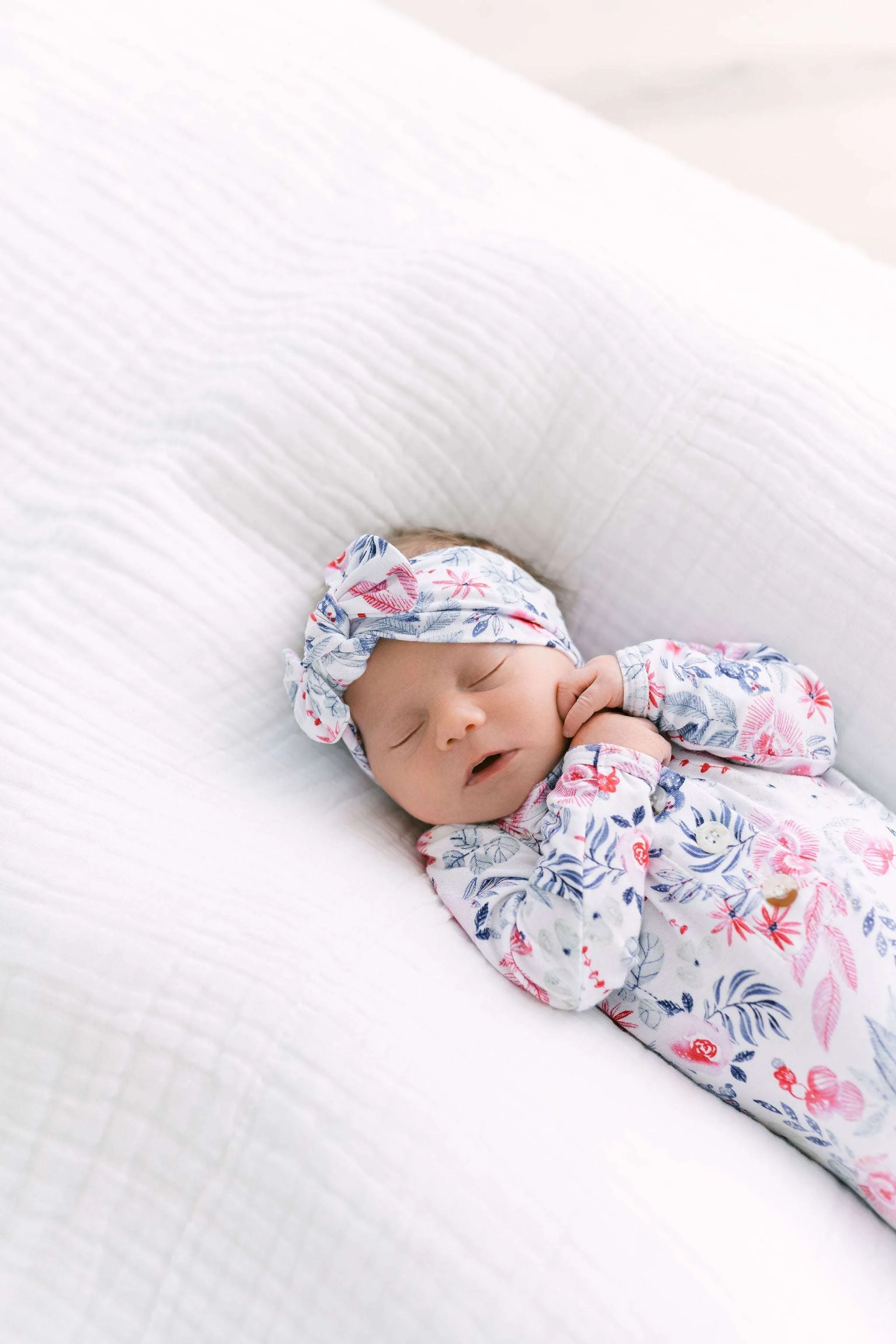 August Knotted Baby Gown and Hat Set with Headband | Bloom