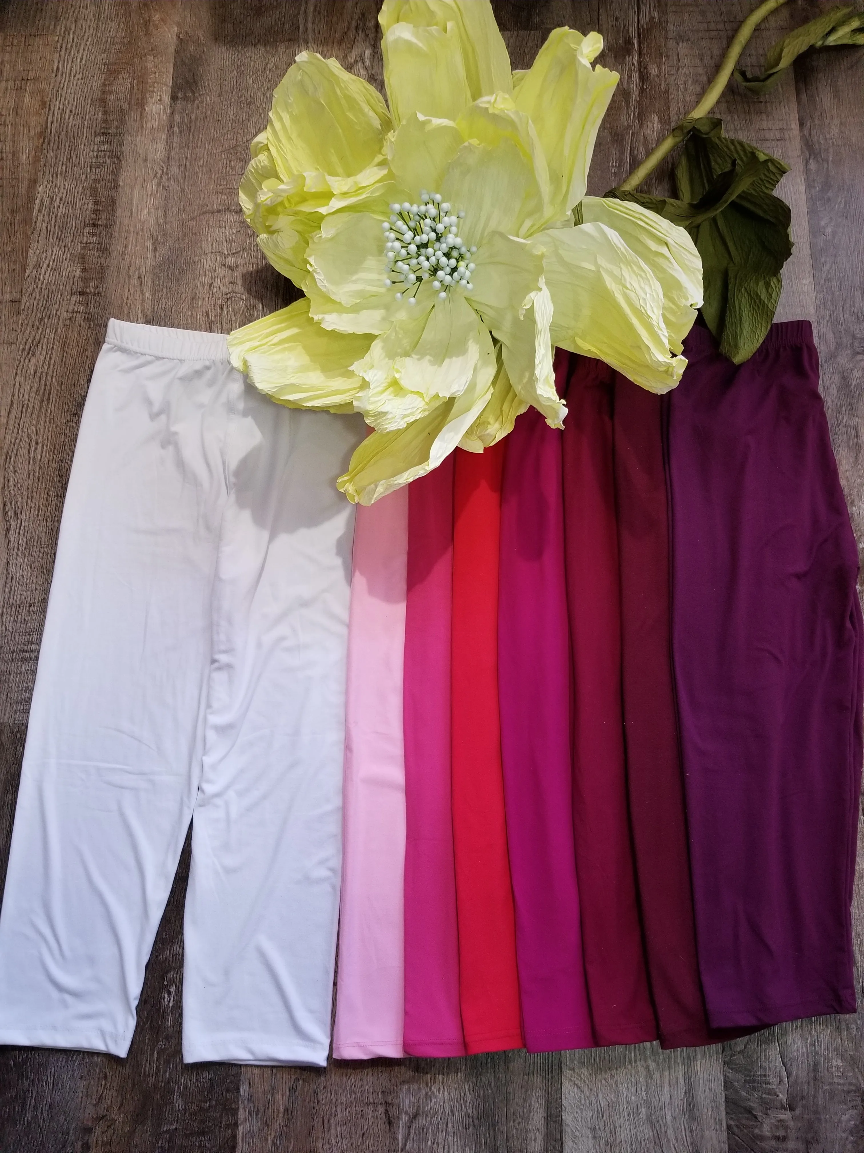 FINAL SALE was $16.99 - One Size REGULAR Peach Fuzz Legging Capri Length