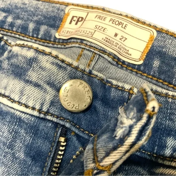 FREE PEOPLE  Great Heights Acid Wash Frayed Hem High Rise Crop Jeans Size 27