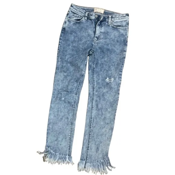 FREE PEOPLE  Great Heights Acid Wash Frayed Hem High Rise Crop Jeans Size 27