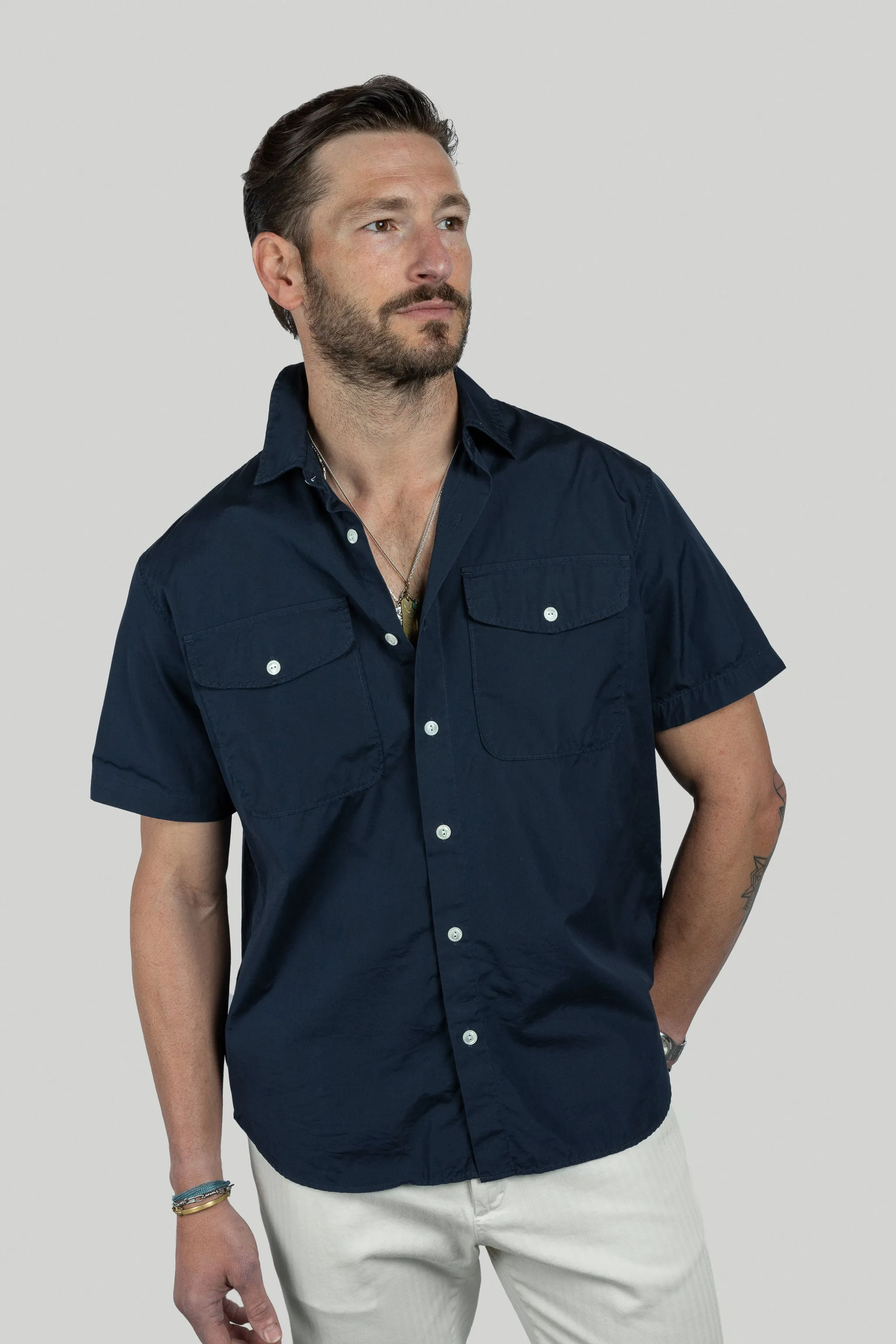 Gil Relaxed Short Sleeve Shirt in Navy Poplin