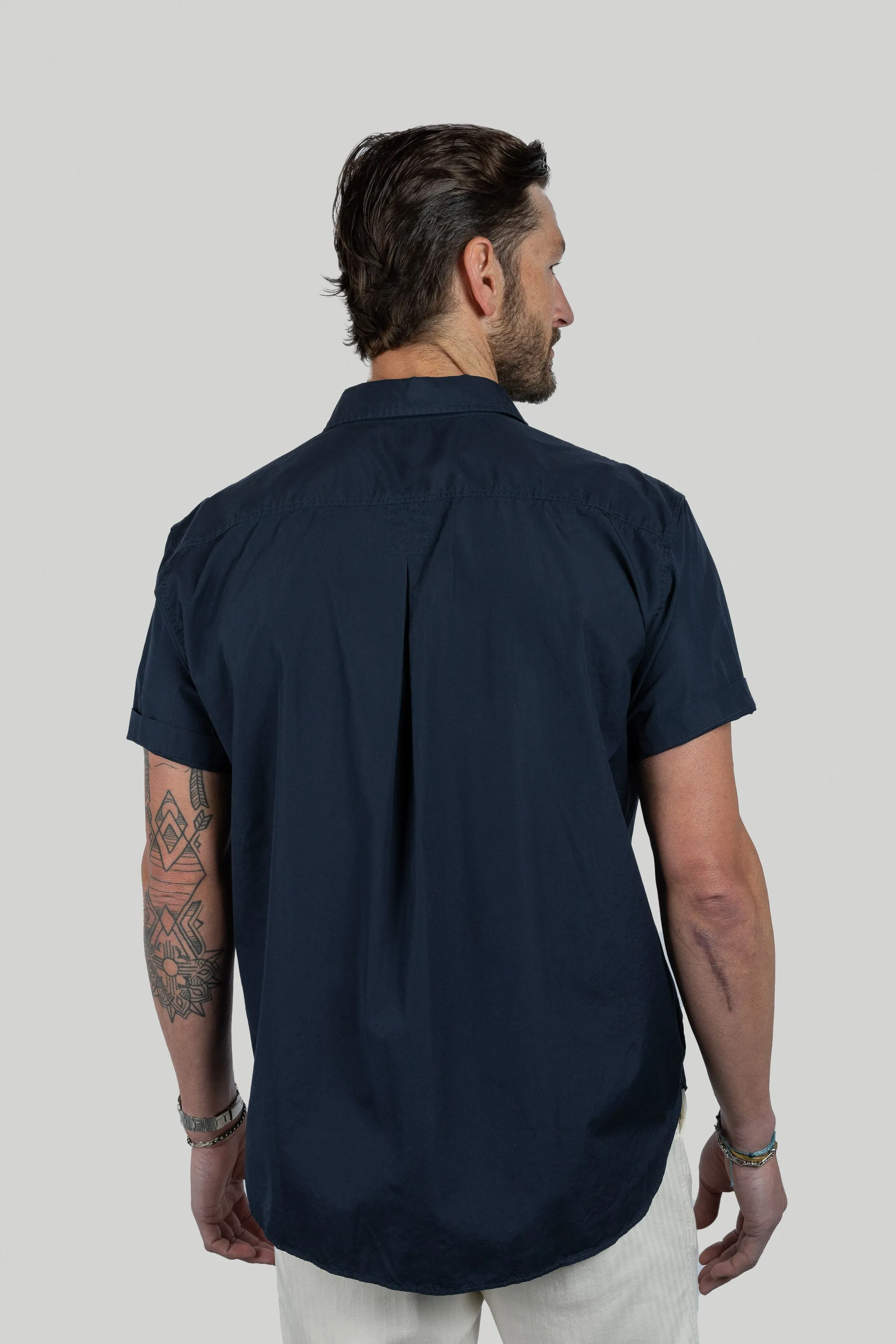 Gil Relaxed Short Sleeve Shirt in Navy Poplin