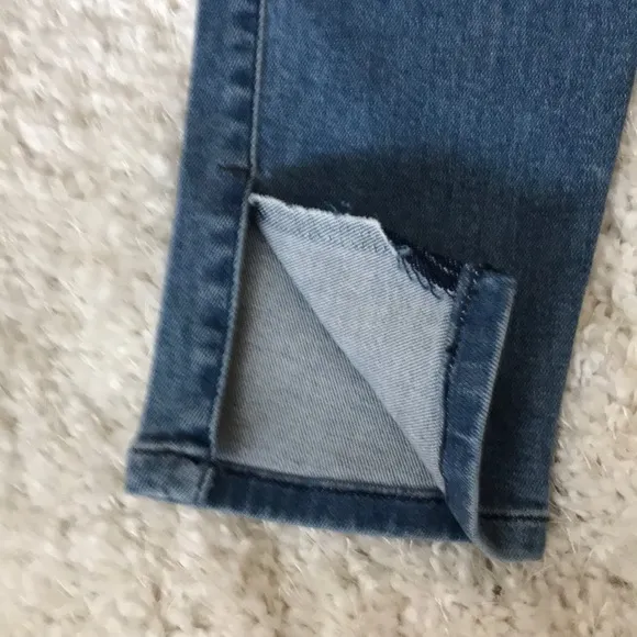 JAMES JEANS skinny ankle jeans