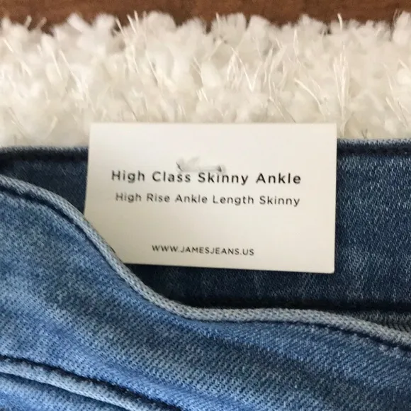 JAMES JEANS skinny ankle jeans