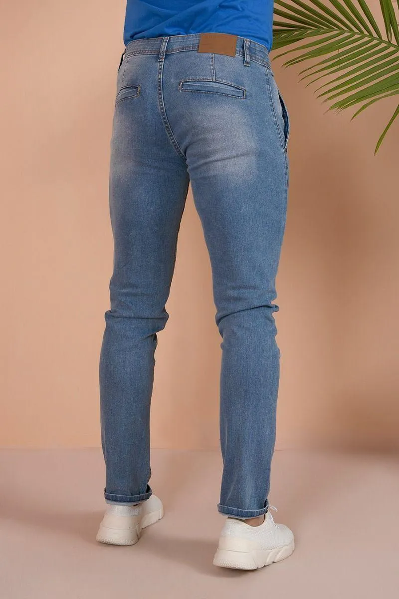 LIGHT WASH JEANS