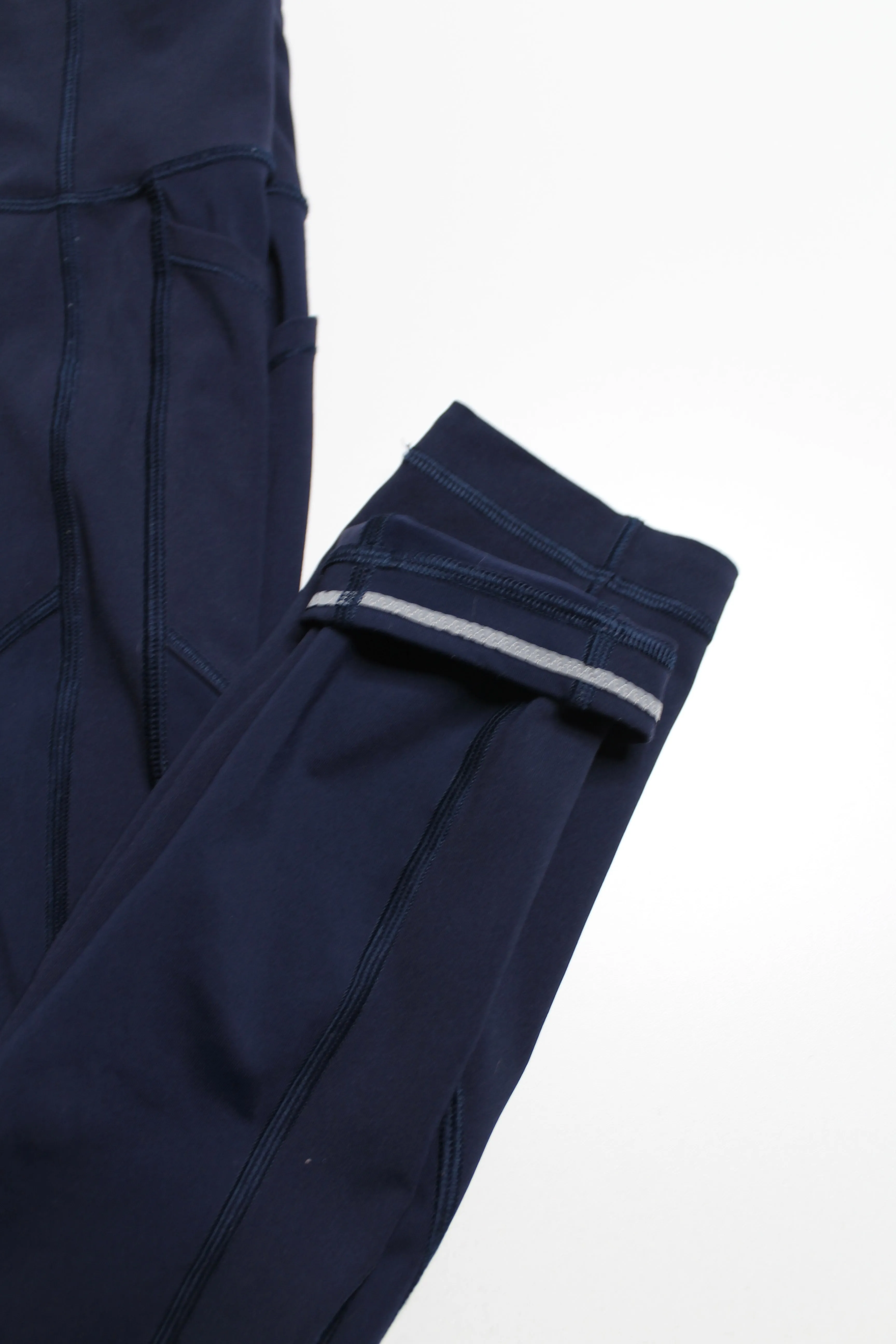 Lululemon midnight navy ‘all the right places’ legging, size 6 (28”)