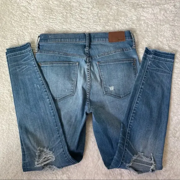 MADEWELL 9” High-Rise Skinny Jeans: Torn-Knee Edition Size 28