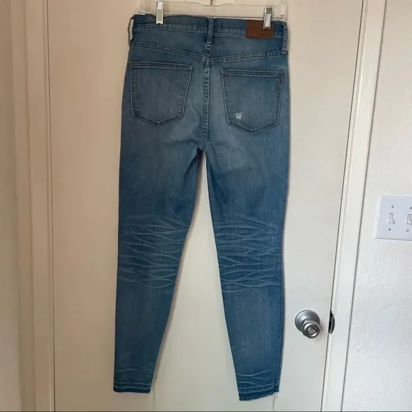 MADEWELL 9” High-Rise Skinny Jeans: Torn-Knee Edition Size 28
