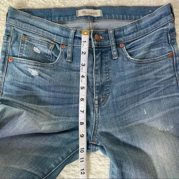 MADEWELL 9” High-Rise Skinny Jeans: Torn-Knee Edition Size 28
