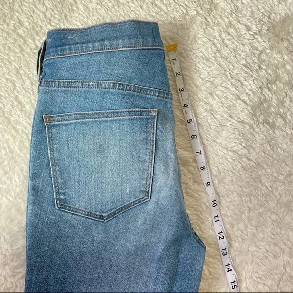 MADEWELL 9” High-Rise Skinny Jeans: Torn-Knee Edition Size 28