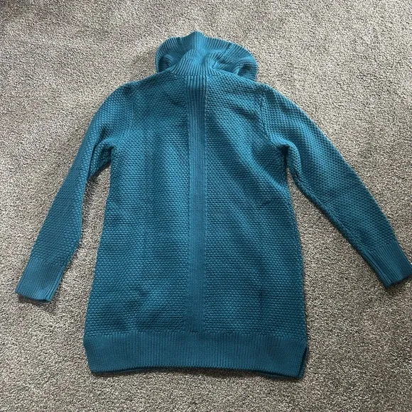 NWT Duluth Trading Co. Cowl neck tunic Med.