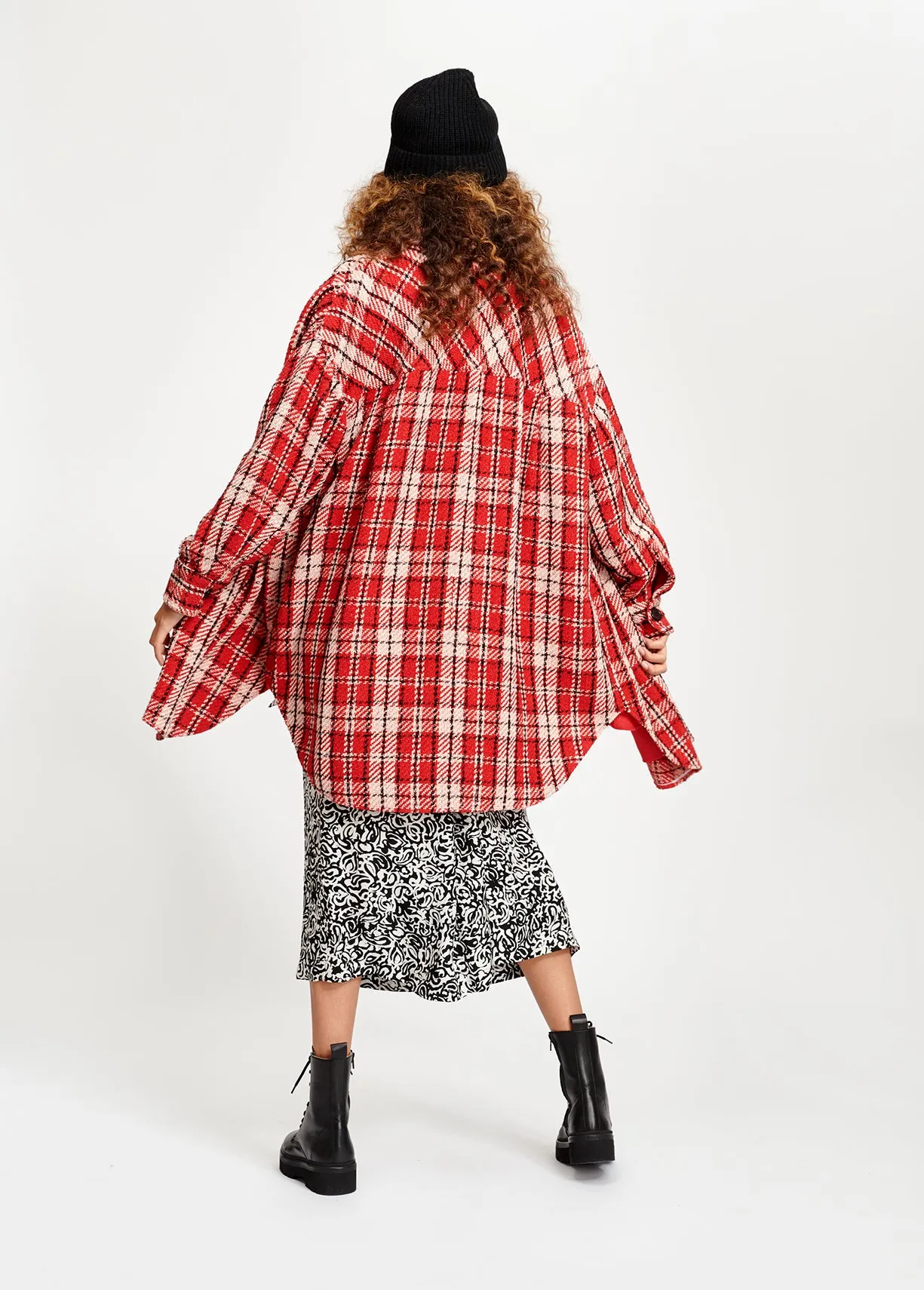 Oversized yarn jacket