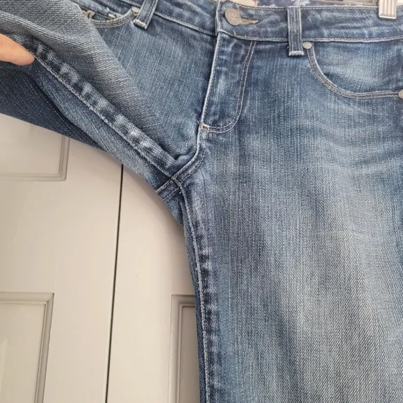 PAIGE Low Rise Full Length Boot Cut‎ Jeans Size 27