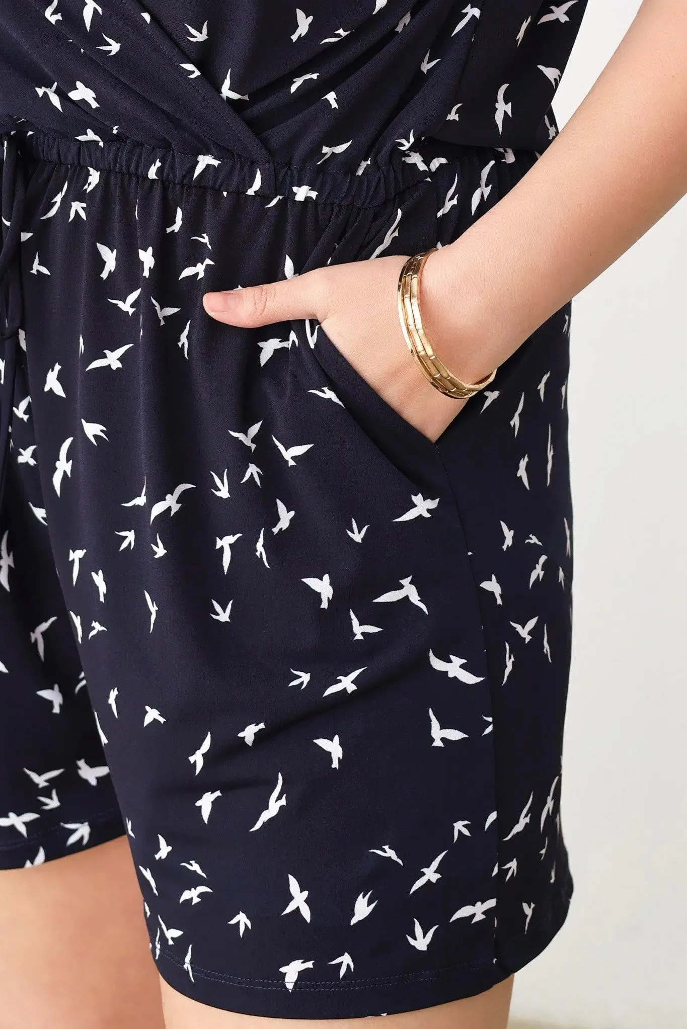 Plus Size Birds Print Short Sleeve Adjustable Belt Warp Rompers