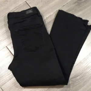 RSQ Sydney Crop Flare Frayed Hem Jeans size 9/29