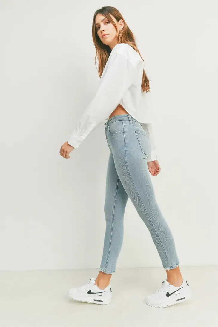 The High Rise Essential Skinny Jean