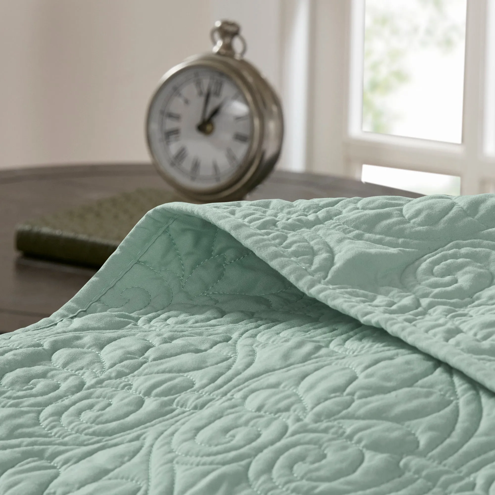 Vancouver Reversible Bedspread Set