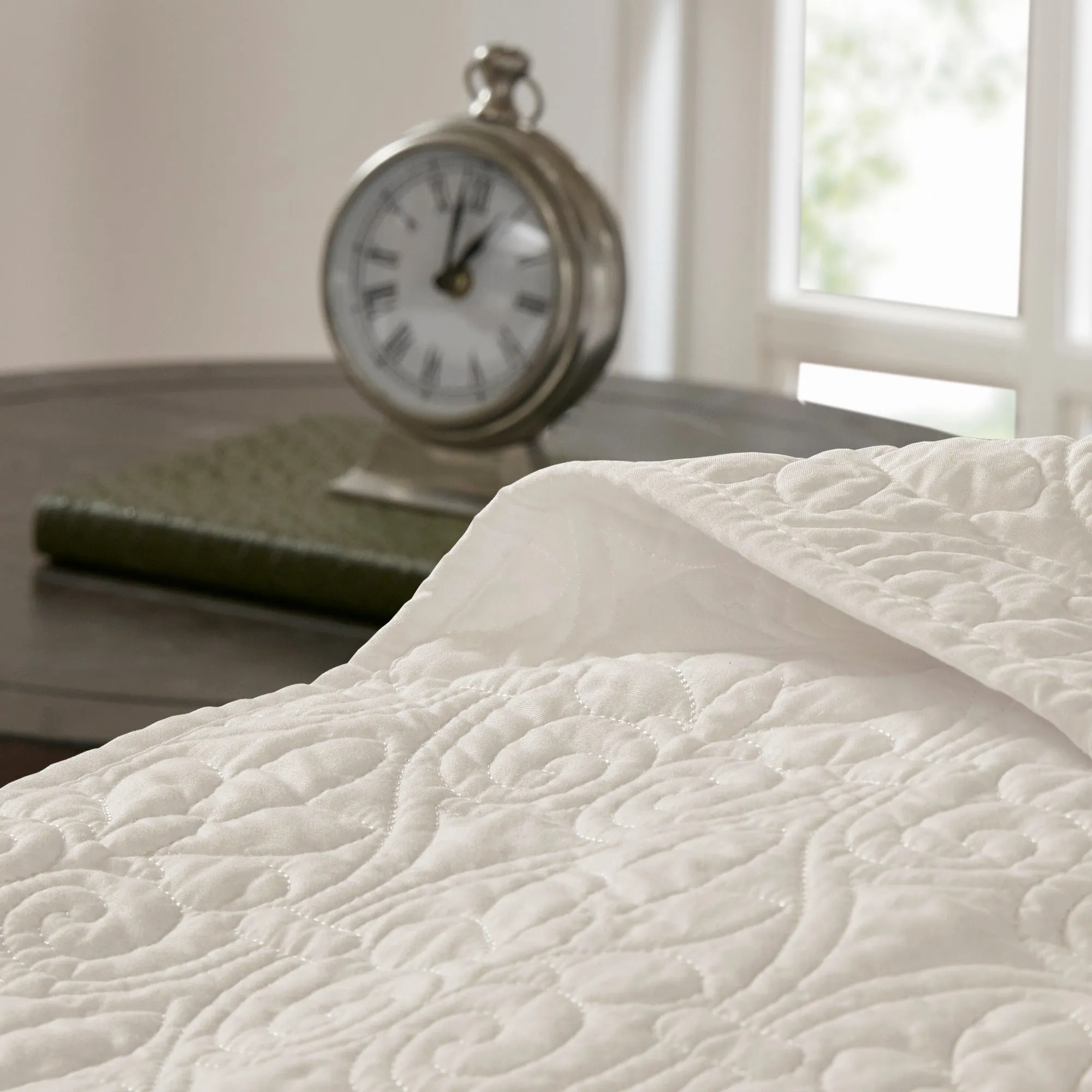 Vancouver Reversible Bedspread Set