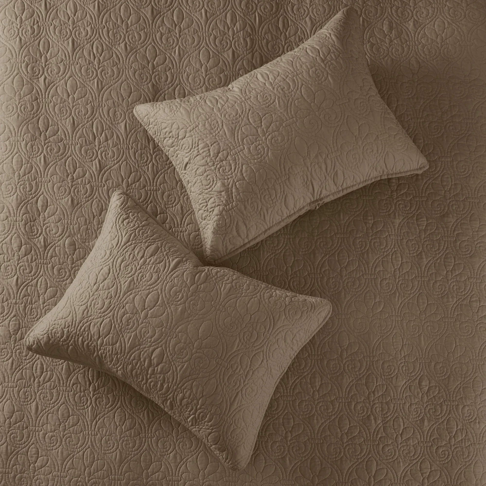 Vancouver Reversible Bedspread Set