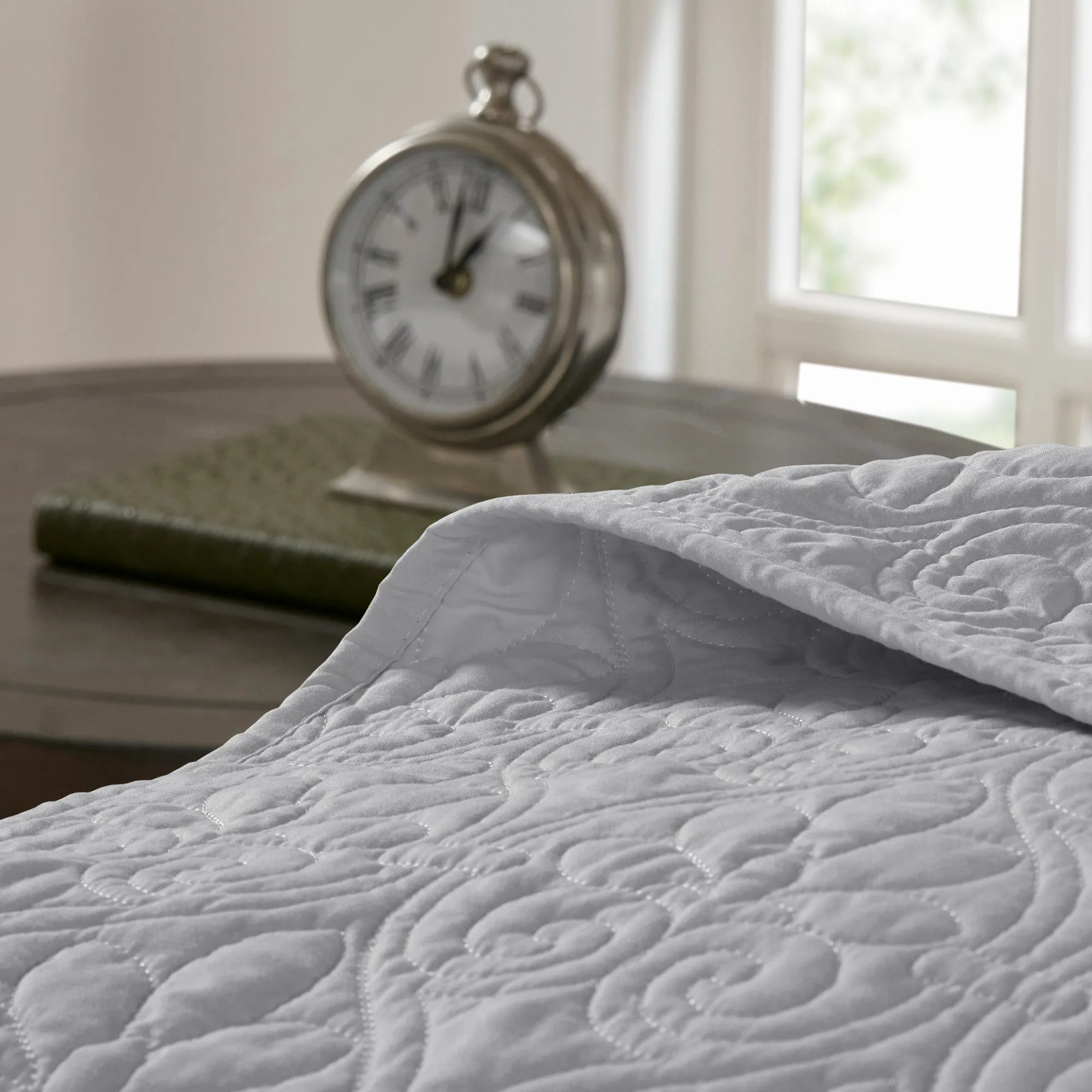 Vancouver Reversible Bedspread Set