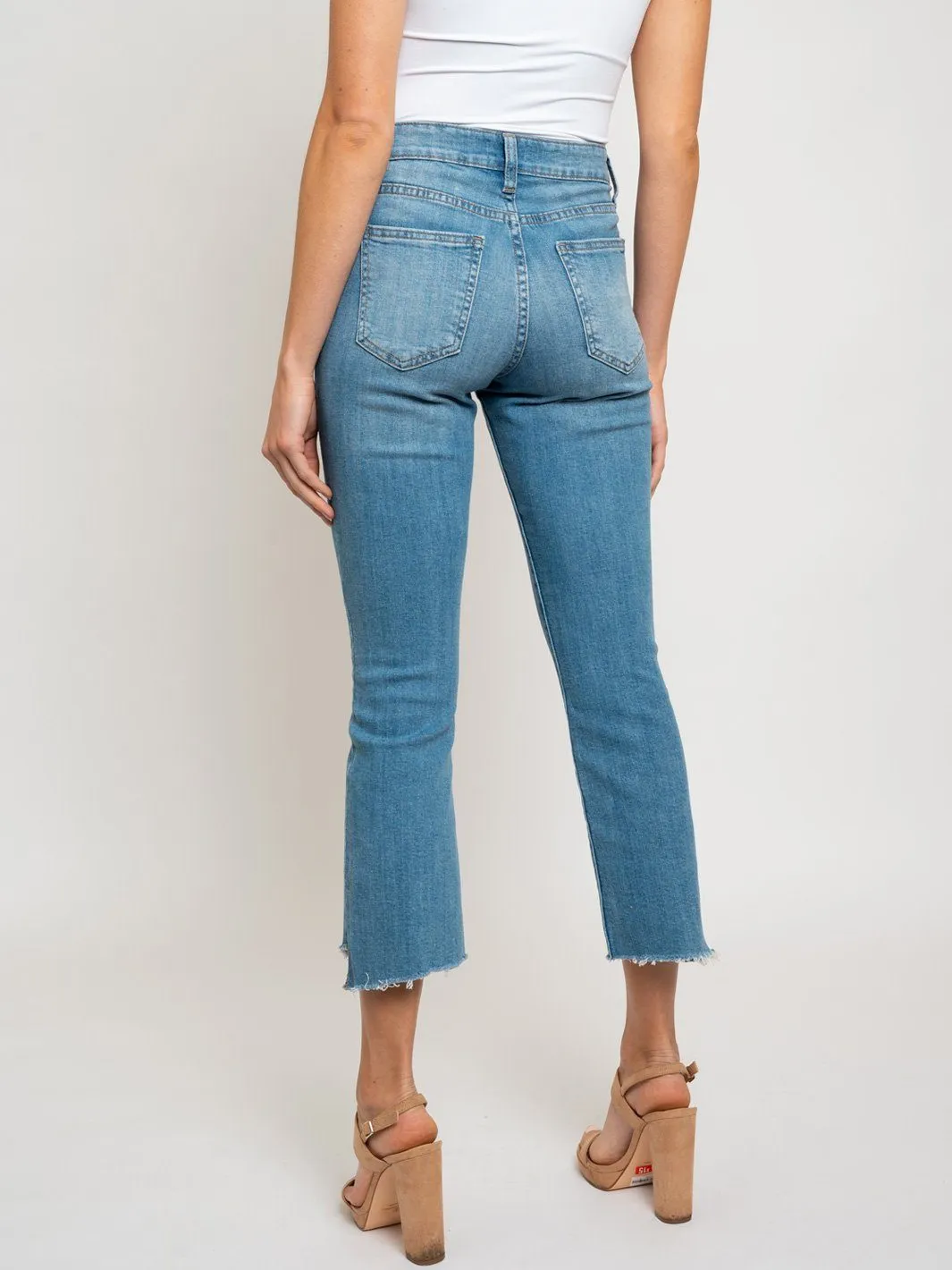 WOMEN'S MEDIUM WASH DENIM JEANS